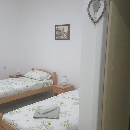 Apartmani Maja Zrenjanin Exterior foto